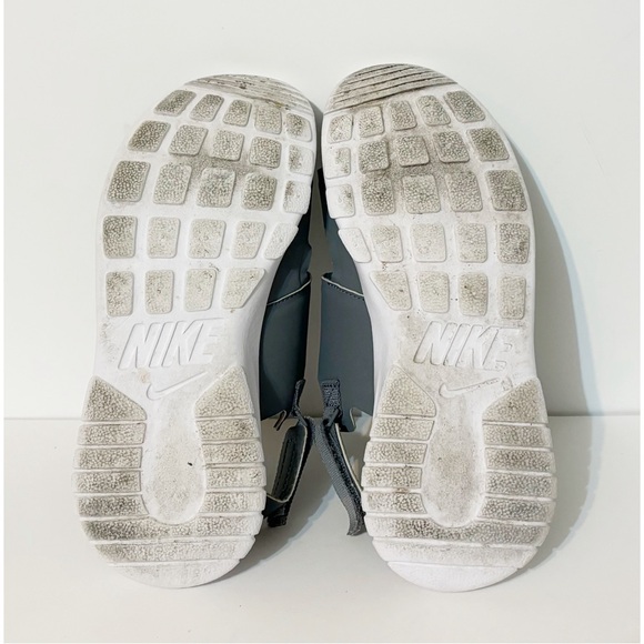 Nike womens Tanjun Sandal, Size 7, Cool Grey/Pure Platinum/White - Picture 7 of 7